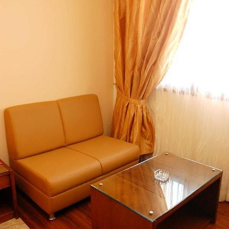 Hotel Deepa Comforts Μπανγκαλόρ Εξωτερικό φωτογραφία