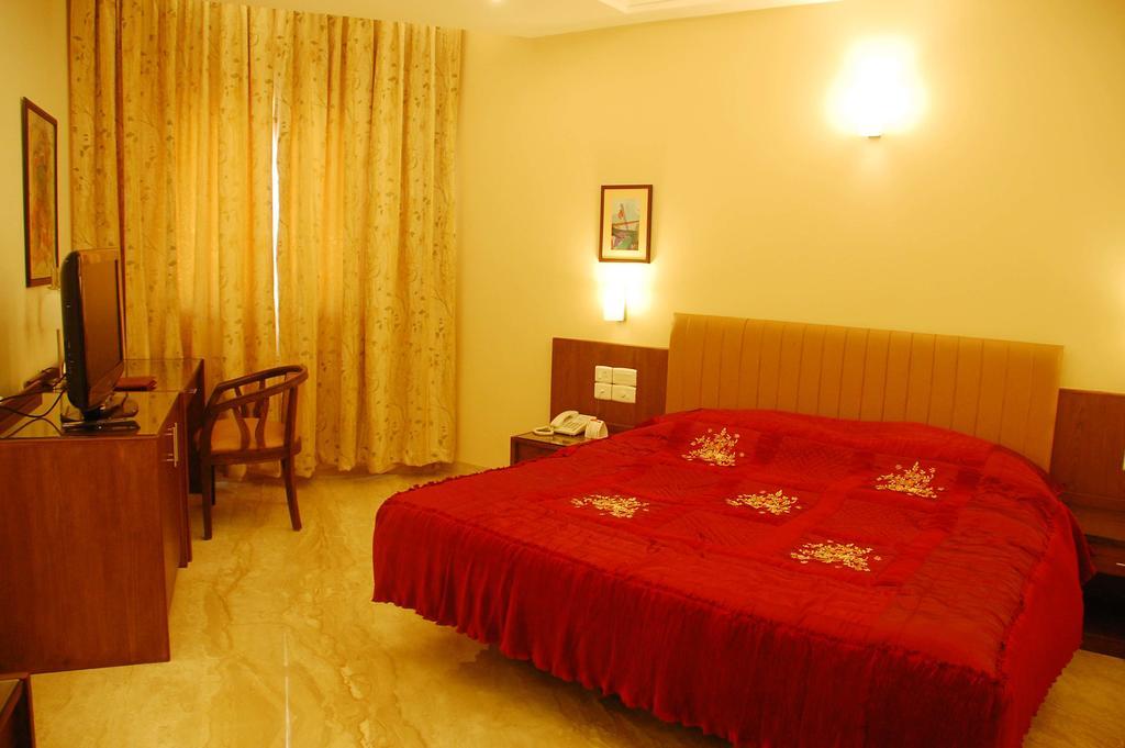 Hotel Deepa Comforts Μπανγκαλόρ Εξωτερικό φωτογραφία