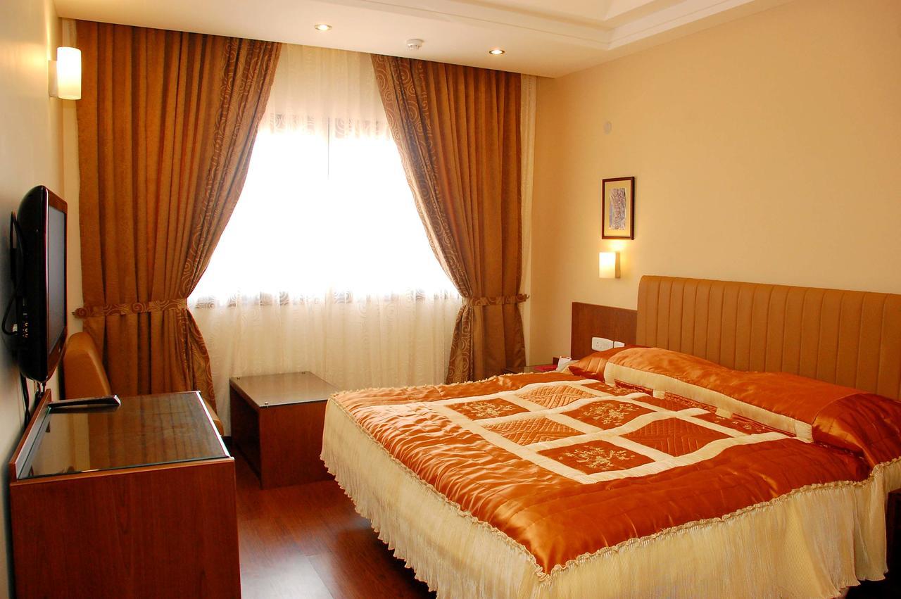 Hotel Deepa Comforts Μπανγκαλόρ Εξωτερικό φωτογραφία