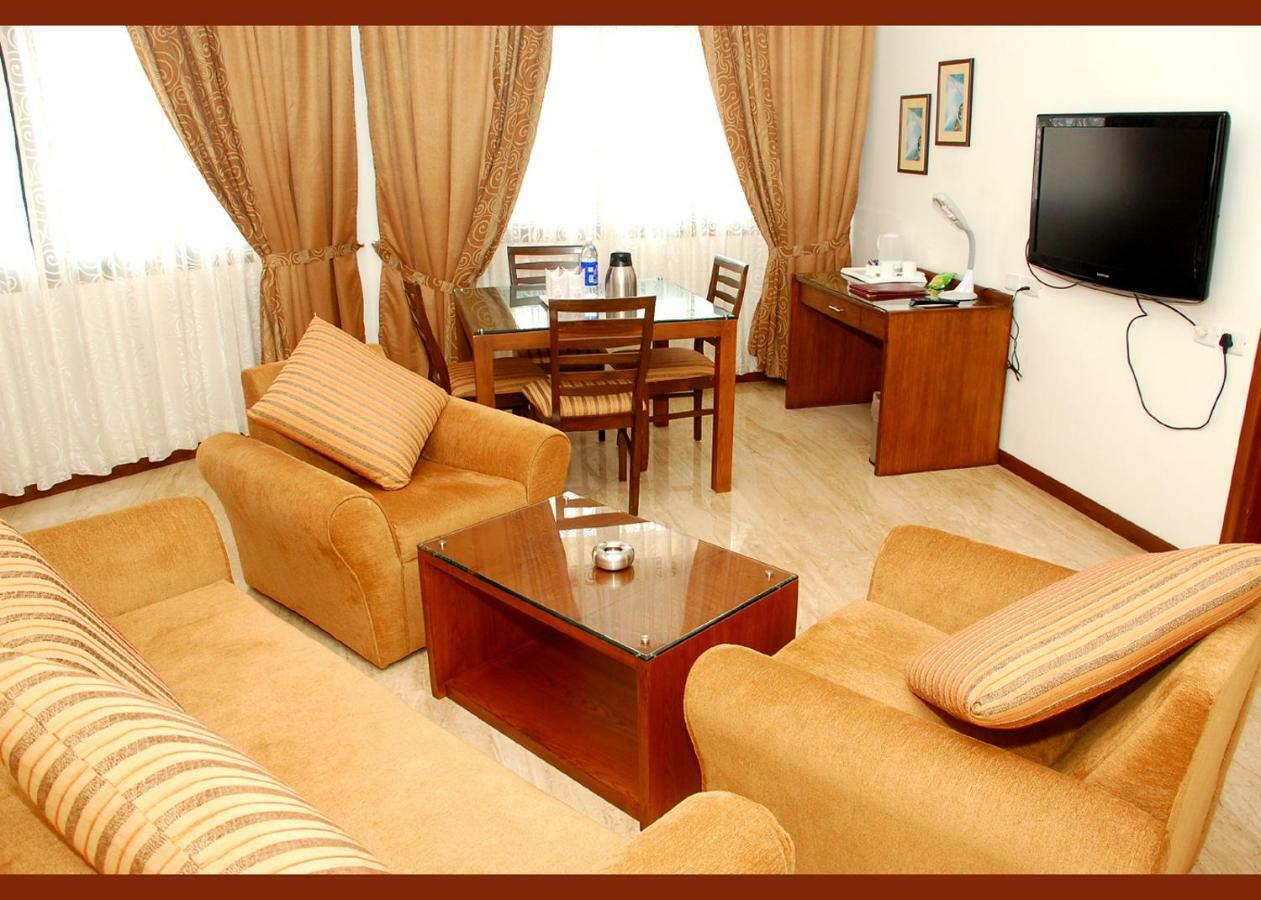 Hotel Deepa Comforts Μπανγκαλόρ Εξωτερικό φωτογραφία